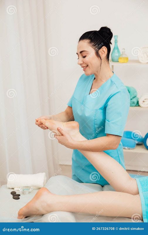 5 Advantages of a Foot Massage. 5 Advantages of a Foot Massage.