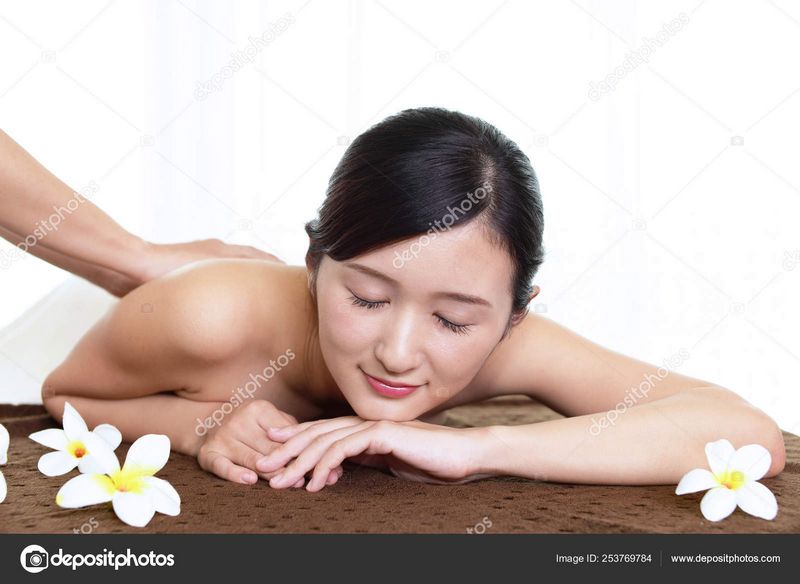 What Are the Benefits of a Hot Stone Massage?